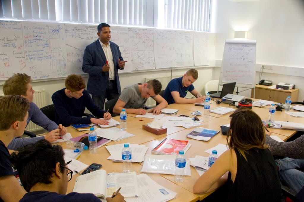 Northampton Maths and Economics Tutors